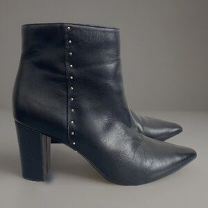 Bandolino Women’s Zoila Black Leather Pointed Toe Ankle Fashion Booties Sz 10M